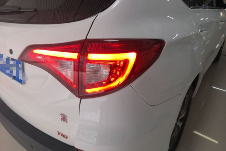 Used BYD Song 2017 Gaishi Upgrade Edition 1.5TID Automatic Luxury Model Right Rear Taillight