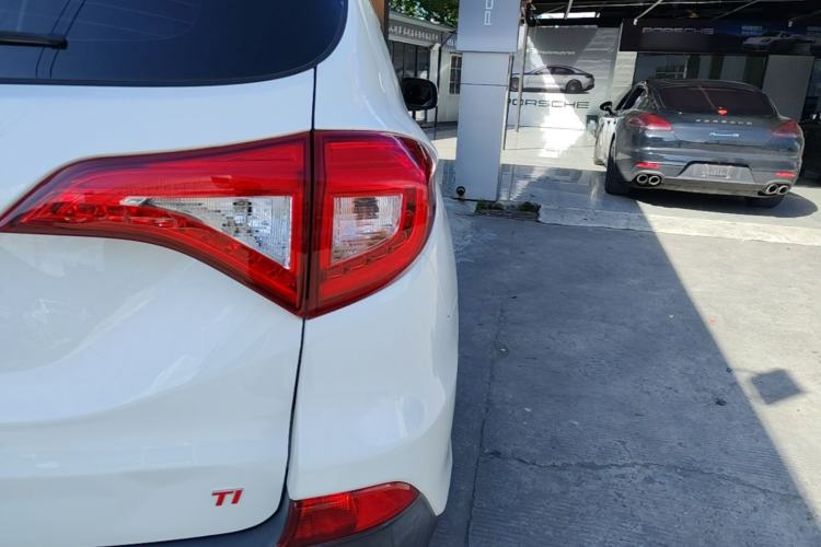 Used BYD Song 2017 Gaishi Upgrade Edition 1.5TI Manual Elite Model Right Rear Taillight