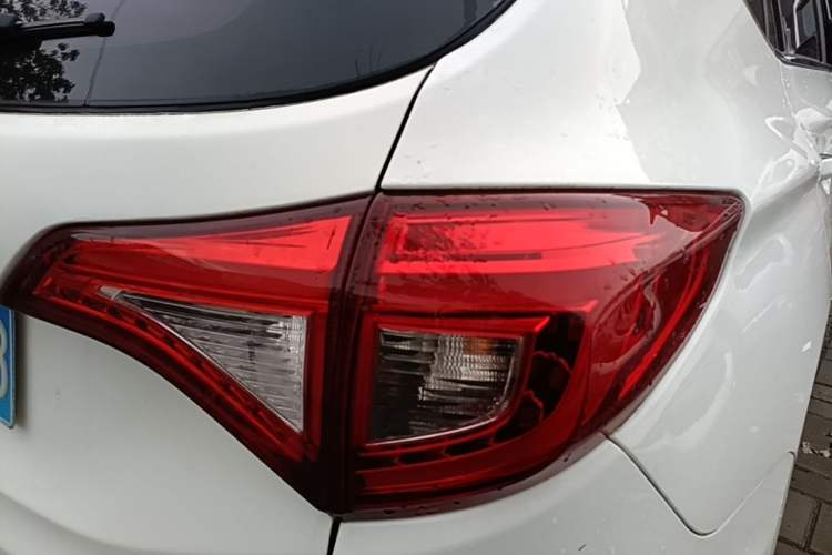 Used BYD Song 2017 Gaishe Upgrade Edition 1.5TID Automatic Elite Model Right Rear Taillight