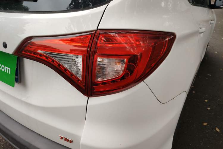 Used BYD Song 2017 Gaishe Upgrade Edition 1.5TID Automatic Elite Model Right Rear Taillight