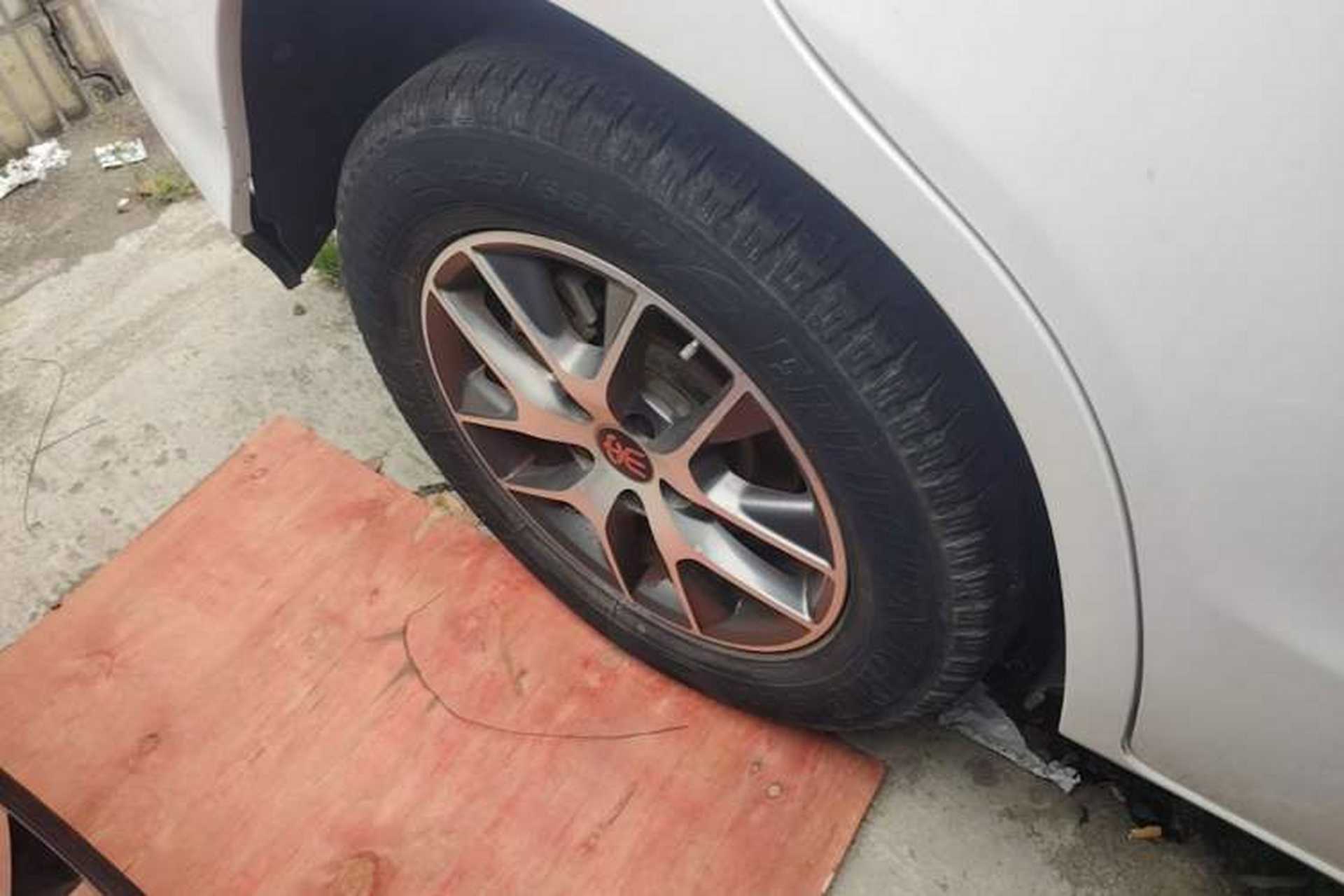 Used BYD Song 2017 Gaishi Upgrade Edition 1.5TID Automatic Luxury Model Right Rear Wheel Hub