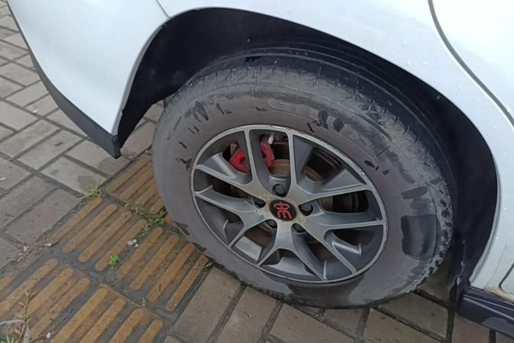 Used BYD Song 2017 Gaishe Upgrade Edition 1.5TID Automatic Elite Model Right Rear Wheel Hub