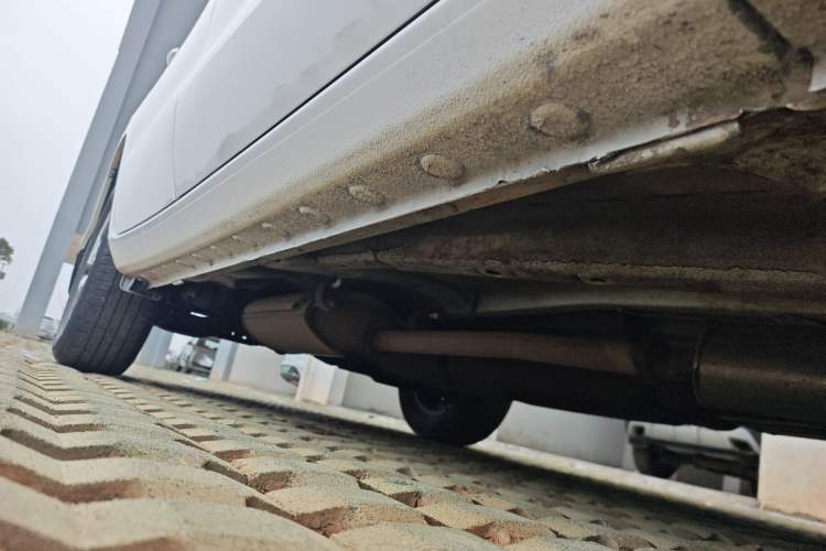 Used BYD Song 2017 Gaishe Upgrade Edition 1.5TID Automatic Elite Model Right Side Sill