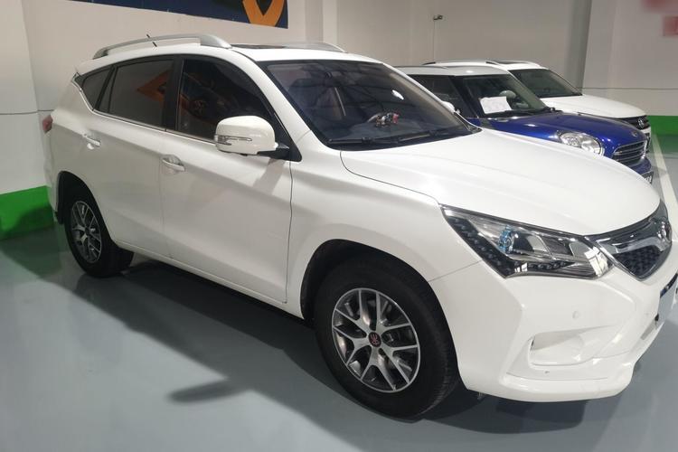 Used BYD Song 2017 Gaishe Upgrade Edition 1.5TID Automatic Elite Model Right Side