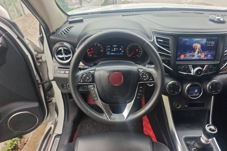 Used BYD Song 2017 Gaishi Upgrade Edition 1.5TI Manual Elite Model Steering Wheel