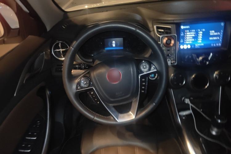Used BYD Song 2017 Gaishi Upgrade Edition 1.5TI Manual Elite Model Steering Wheel