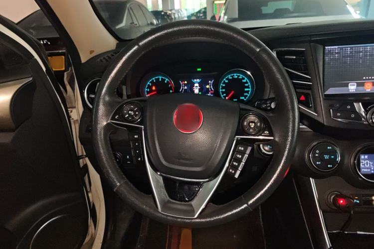 Used BYD Song 2017 Gaishe Upgrade Edition 1.5TID Automatic Elite Model Steering Wheel