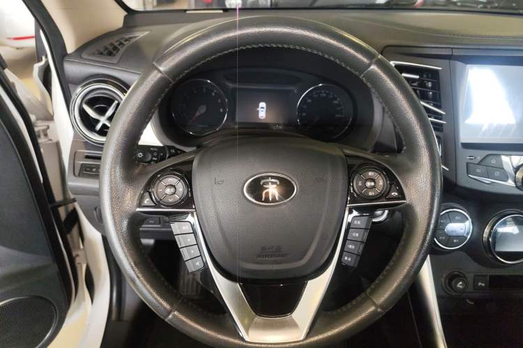 Used BYD Song 2017 Gaishi Upgrade Edition 1.5TID Automatic Luxury Model Steering Wheel