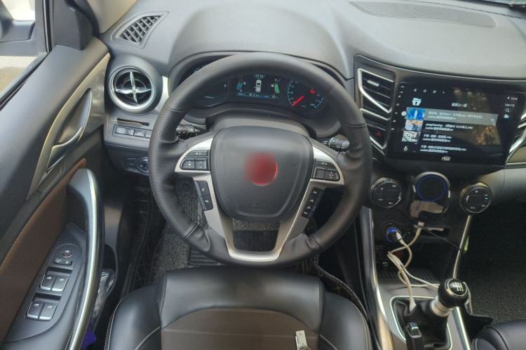 Used BYD Song 2017 Gaishi Upgrade Edition 1.5TI Manual Leading Model Steering Wheel