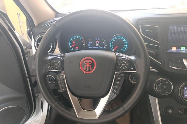 Used BYD Song 2017 Gaishe Upgrade Edition 1.5TID Automatic Elite Model Steering Wheel