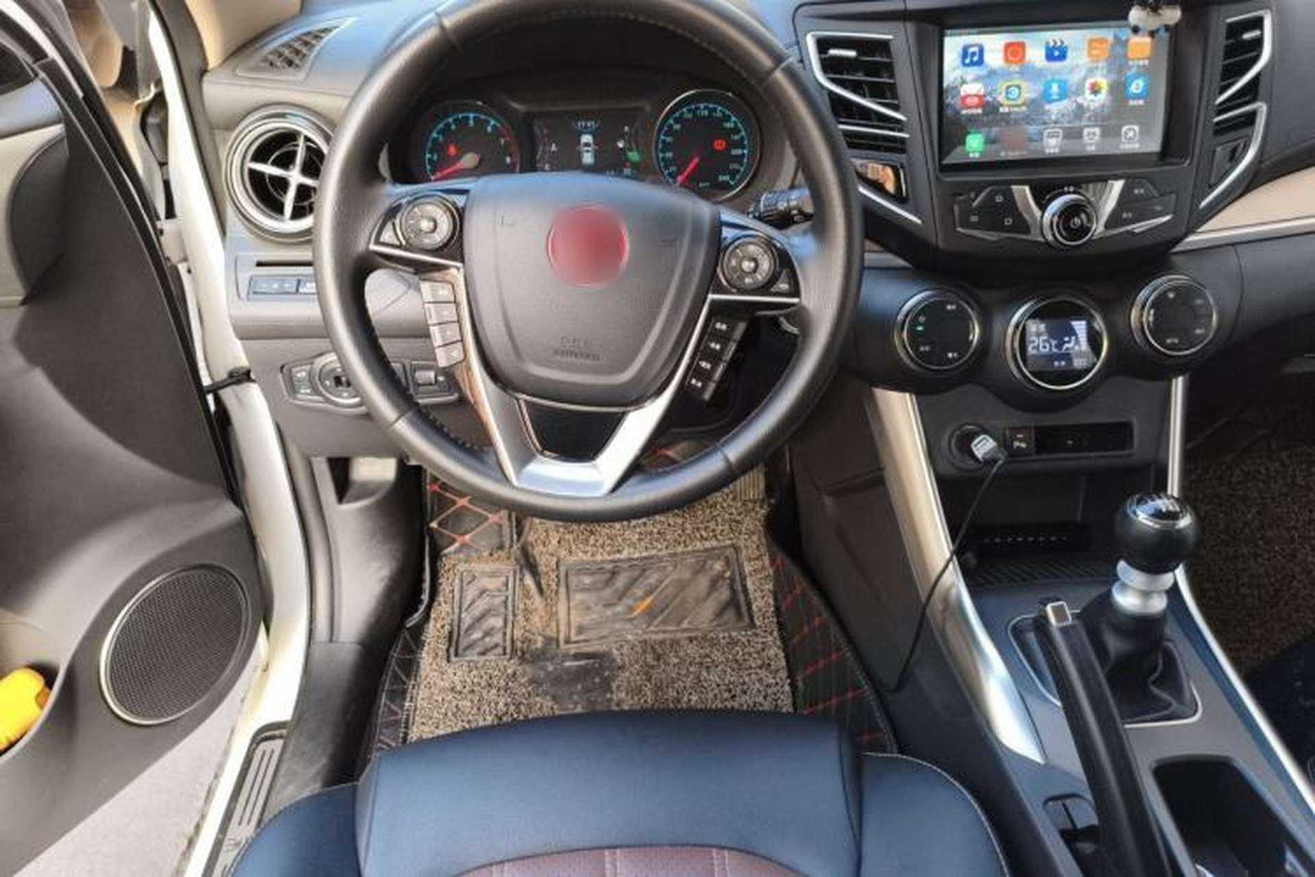 Used BYD Song 2017 Gaishi Upgrade Edition 1.5TI Manual Elite Model Steering Wheel