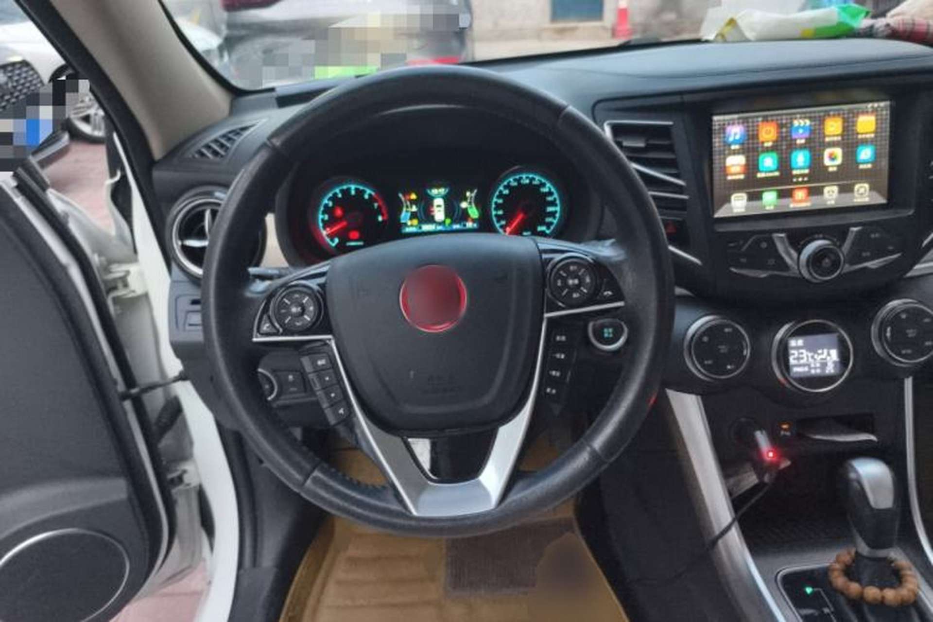 Used BYD Song 2017 Gaishi Upgrade Edition 1.5TID Automatic Luxury Model Steering Wheel