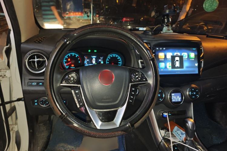 Used BYD Song 2017 Gaishe Upgrade Edition 1.5TID Automatic Elite Model Steering Wheel