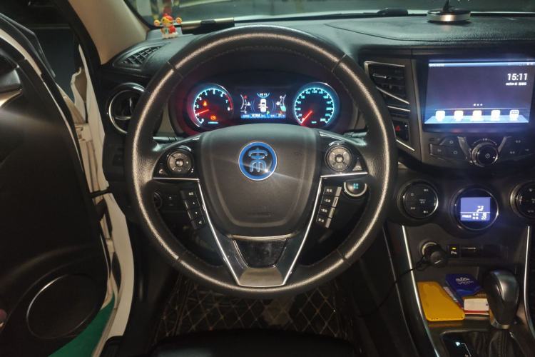 Used BYD Song 2017 Gaishe Upgrade Edition 1.5TID Automatic Elite Model Steering Wheel