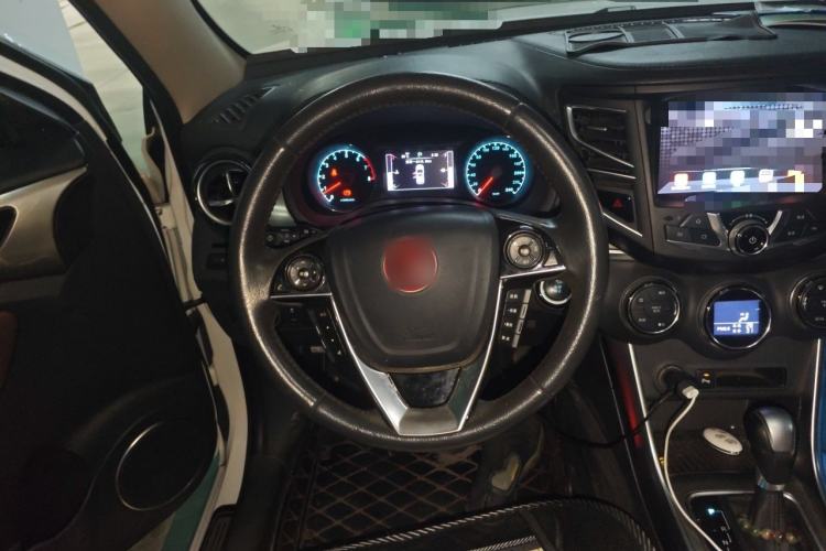 Used BYD Song 2017 Gaishe Upgrade Edition 1.5TID Automatic Elite Model Steering Wheel
