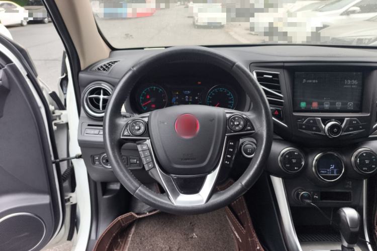 Used BYD Song 2017 Gaishe Upgrade Edition 1.5TID Automatic Elite Model Steering Wheel
