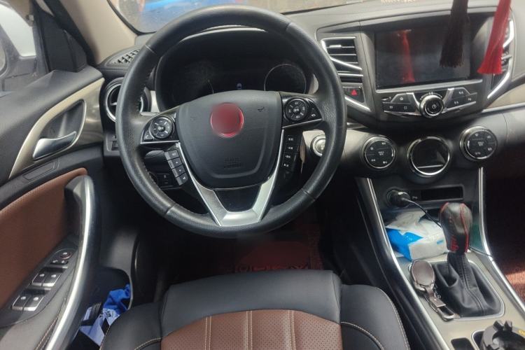 Used BYD Song 2017 Gaishe Upgrade Edition 1.5TID Automatic Elite Model Steering Wheel