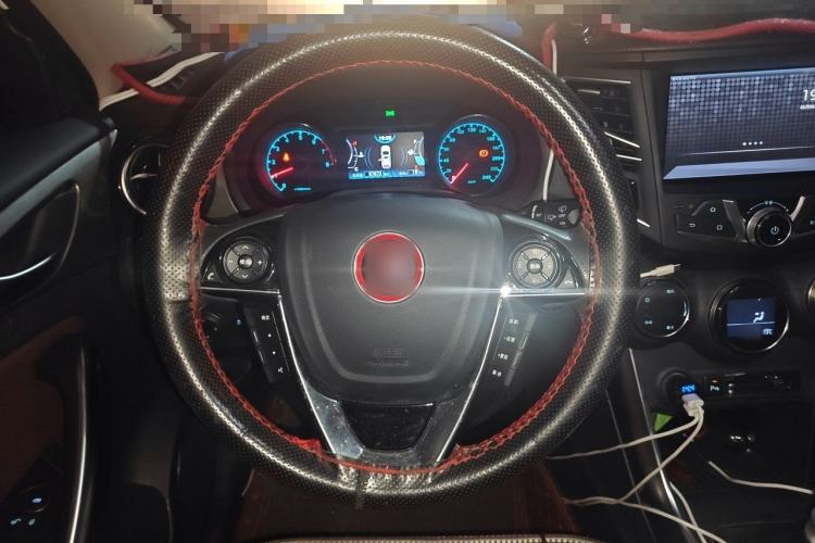 Used BYD Song 2017 Gaishi Upgrade Edition 1.5TI Manual Elite Model Steering Wheel