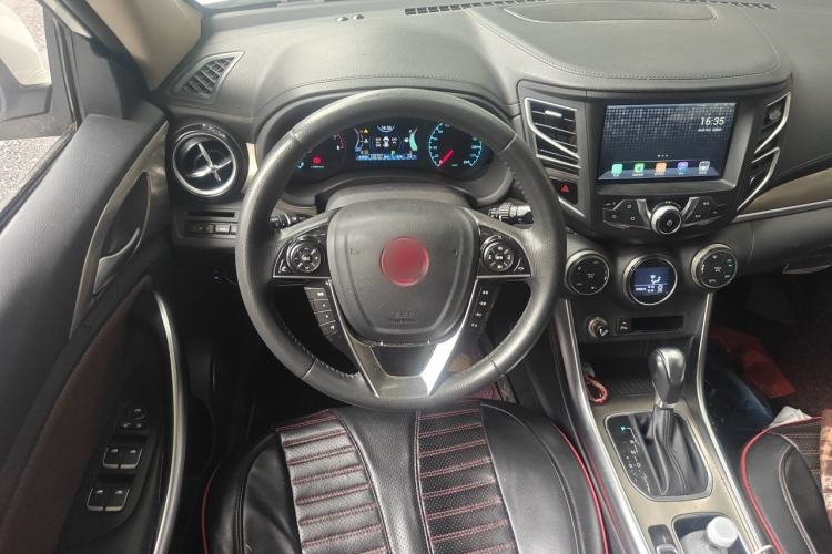 Used BYD Song 2017 Gaishe Upgrade Edition 1.5TID Automatic Elite Model Steering Wheel