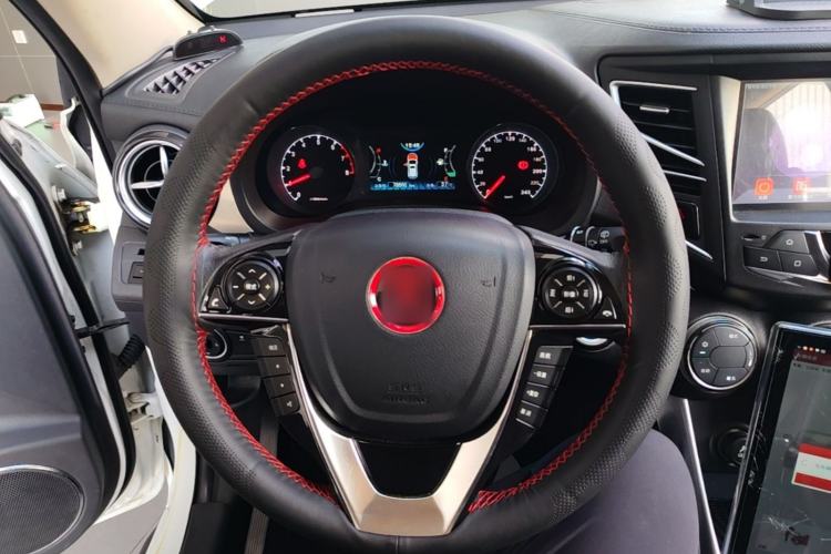 Used BYD Song 2017 Gaishi Upgrade Edition 1.5TI Manual Elite Model Steering Wheel
