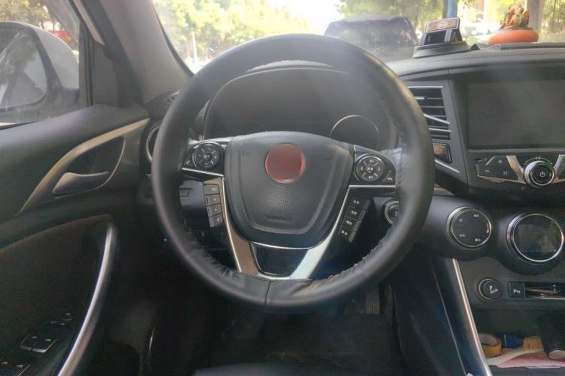 Used BYD Song 2017 Gaishi Upgrade Edition 1.5TI Manual Elite Model Steering Wheel
