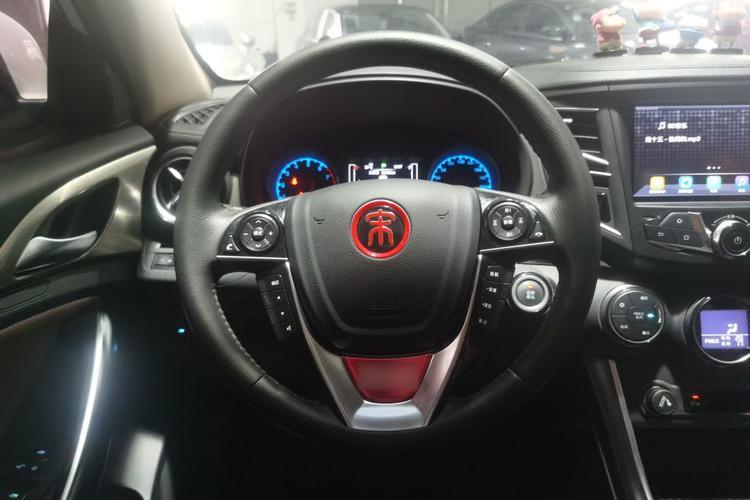 Used BYD Song 2017 Gaishe Upgrade Edition 1.5TID Automatic Elite Model Steering Wheel