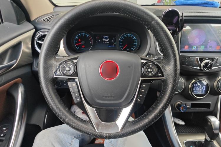 Used BYD Song 2017 Gaishe Upgrade Edition 1.5TID Automatic Elite Model Steering Wheel