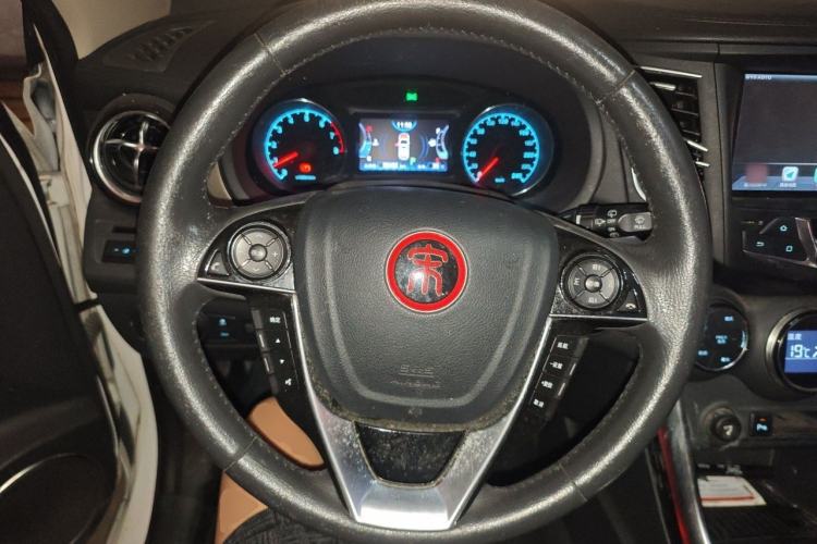 Used BYD Song 2017 Gaishe Upgrade Edition 1.5TID Automatic Elite Model Steering Wheel