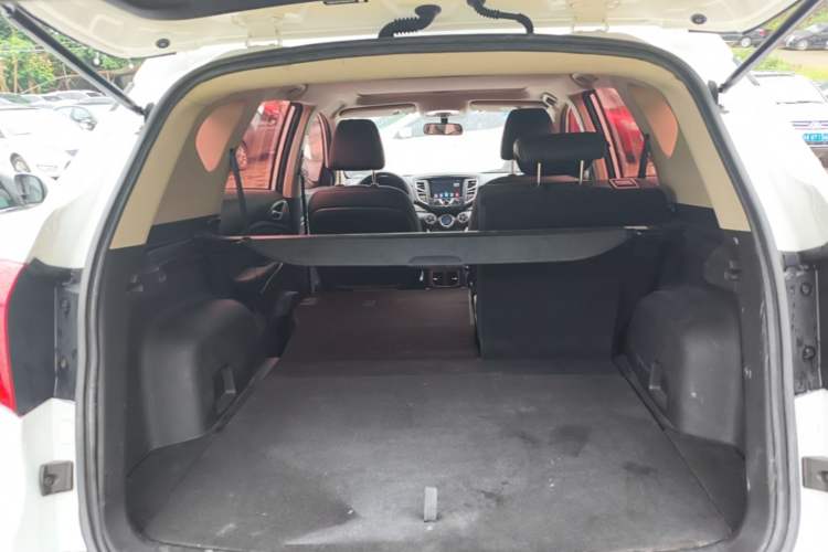 Used BYD Song 2017 Gaishe Upgrade Edition 1.5TID Automatic Elite Model Trunk