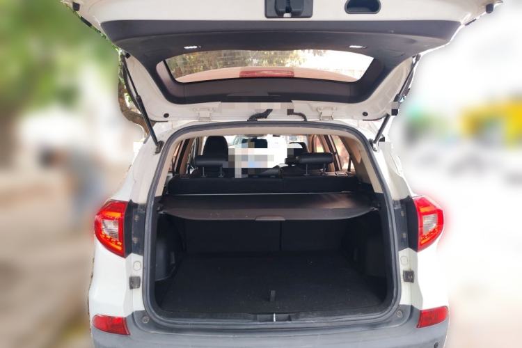 Used BYD Song 2017 Gaishe Upgrade Edition 1.5TID Automatic Elite Model Trunk