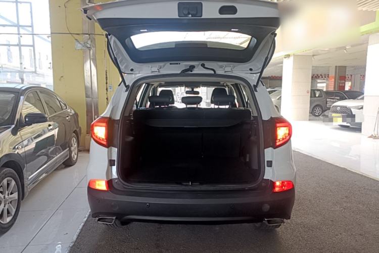 Used BYD Song 2017 Gaishe Upgrade Edition 1.5TID Automatic Elite Model Trunk
