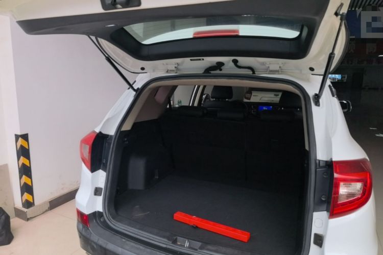 Used BYD Song 2017 Gaishi Upgrade Edition 1.5TID Automatic Luxury Model Trunk