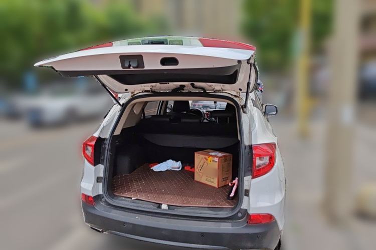 Used BYD Song 2017 Gaishi Upgrade Edition 1.5TI Manual Elite Model Trunk