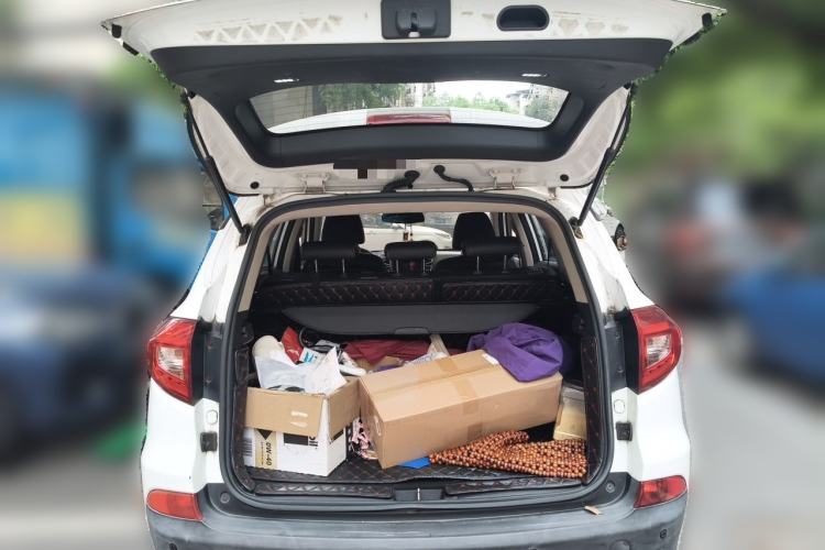 Used BYD Song 2017 Gaishe Upgrade Edition 1.5TID Automatic Elite Model Trunk