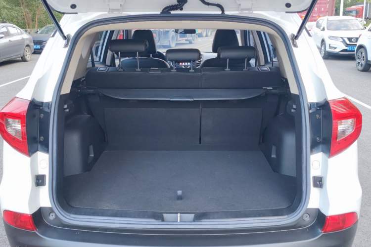 Used BYD Song 2017 Gaishi Upgrade Edition 1.5TID Automatic Luxury Model Trunk