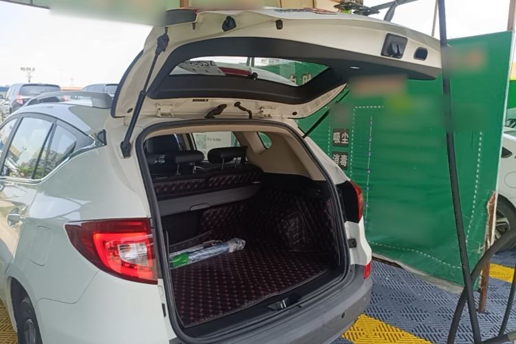 Used BYD Song 2017 Gaishe Upgrade Edition 1.5TID Automatic Elite Model Trunk
