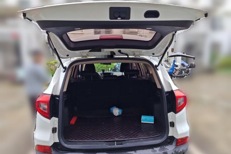 Used BYD Song 2017 Gaishe Upgrade Edition 1.5TID Automatic Elite Model Trunk