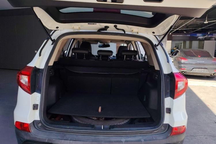Used BYD Song 2017 Gaishi Upgrade Edition 1.5TI Manual Elite Model Trunk