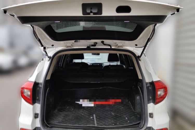 Used BYD Song 2017 Gaishe Upgrade Edition 1.5TID Automatic Elite Model Trunk