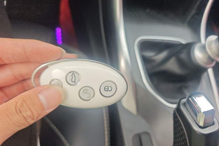 Used BYD Song 2017 Gaishi Upgrade Edition 1.5TI Manual Elite Model Vehicle Key