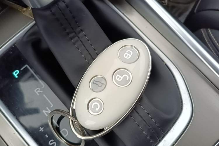 Used BYD Song 2017 Gaishe Upgrade Edition 1.5TID Automatic Elite Model Vehicle Key
