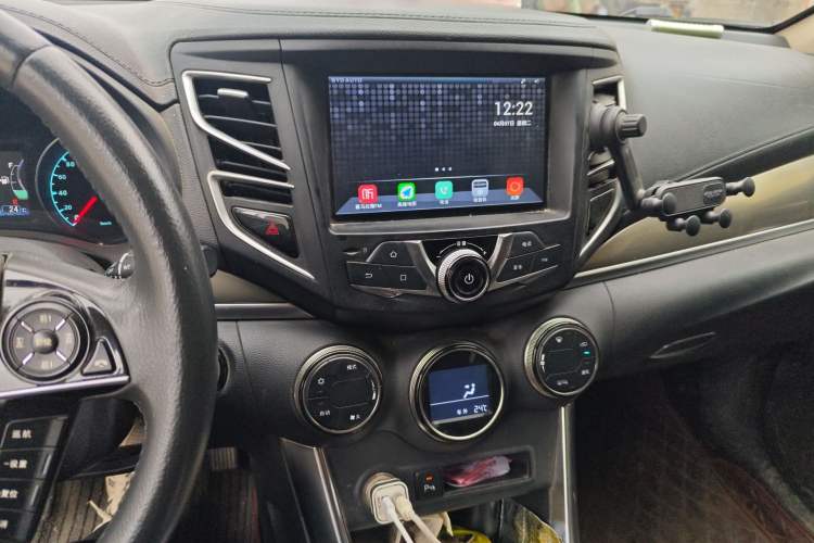 Used BYD Song 2017 Gaishi Upgrade Edition 1.5TI Manual Elite Model Audio And AC Panel