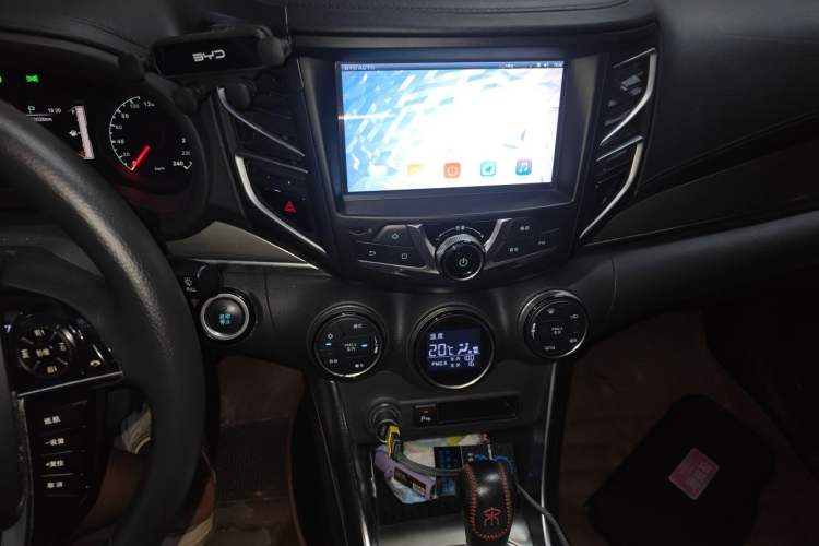 Used BYD Song 2017 Gaishe Upgrade Edition 1.5TID Automatic Elite Model Audio And AC Panel