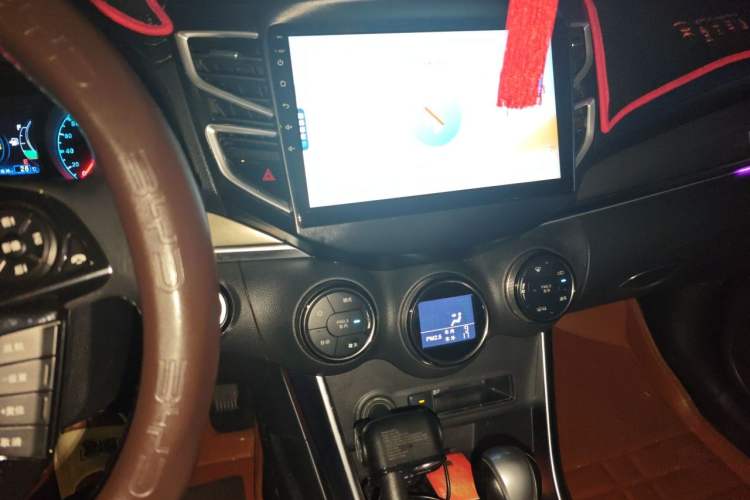 Used BYD Song 2017 Gaishe Upgrade Edition 1.5TID Automatic Elite Model Audio And AC Panel