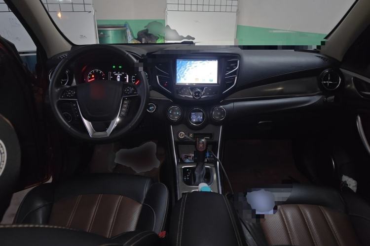 Used BYD Song 2017 Gaishe Upgrade Edition 1.5TID Automatic Elite Model Center Console