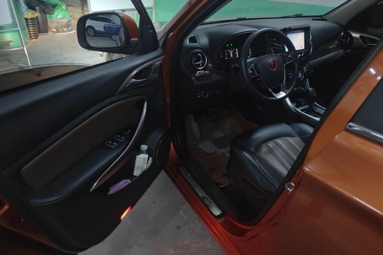 Used BYD Song 2017 Gaishe Upgrade Edition 1.5TID Automatic Elite Model Driver Seat