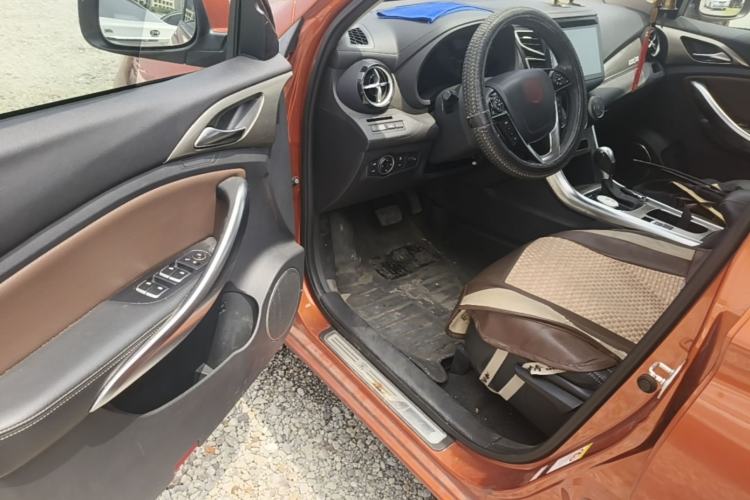 Used BYD Song 2017 Gaishe Upgrade Edition 1.5TID Automatic Elite Model Driver Seat