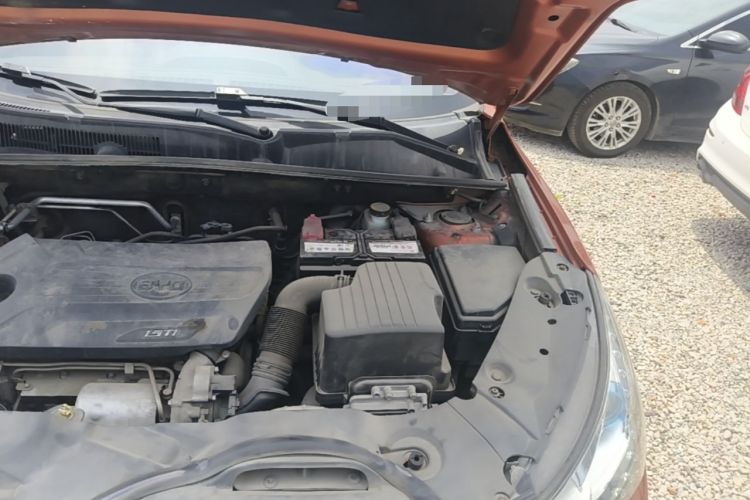 Used BYD Song 2017 Gaishe Upgrade Edition 1.5TID Automatic Elite Model Engine Bay Left