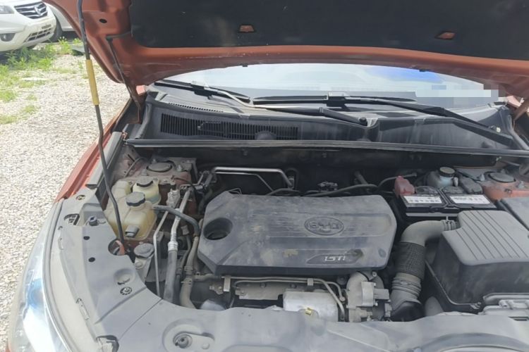 Used BYD Song 2017 Gaishe Upgrade Edition 1.5TID Automatic Elite Model Engine Bay Right