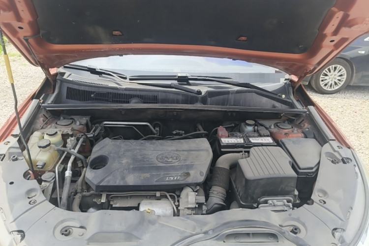 Used BYD Song 2017 Gaishe Upgrade Edition 1.5TID Automatic Elite Model Engine Bay